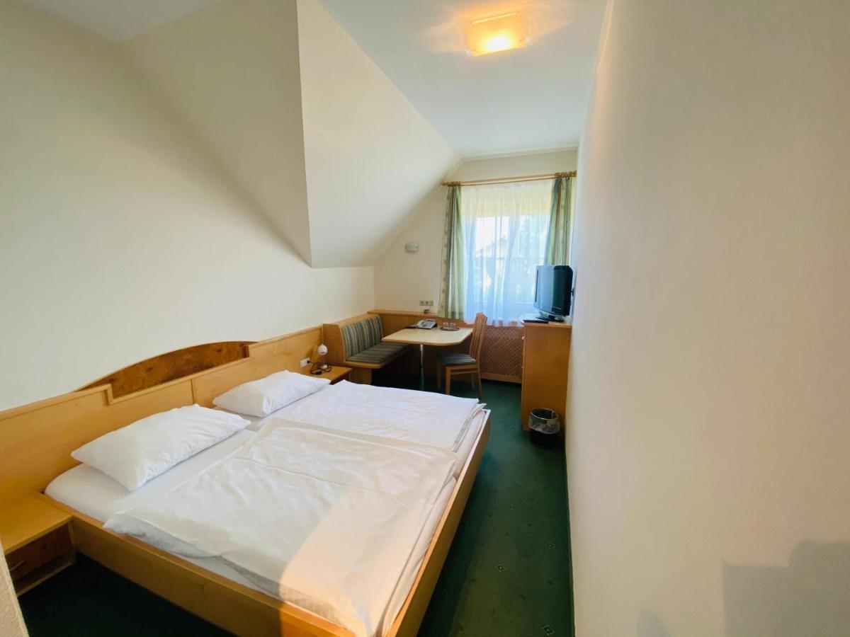 Hotel Stich Manhartsbrunn Buitenkant foto