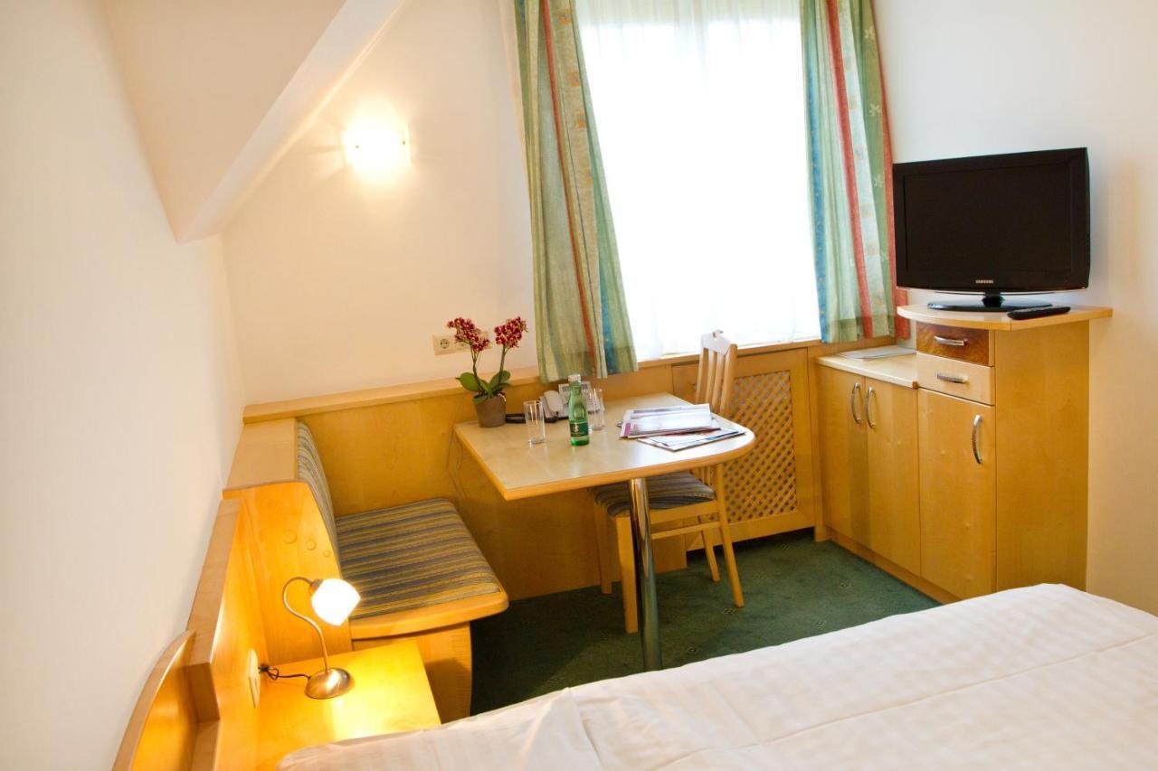 Hotel Stich Manhartsbrunn Buitenkant foto