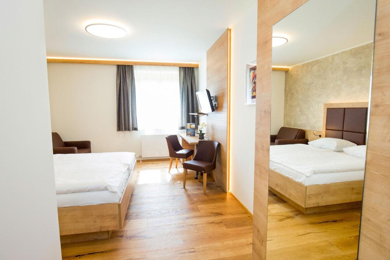 Hotel Stich Manhartsbrunn Buitenkant foto